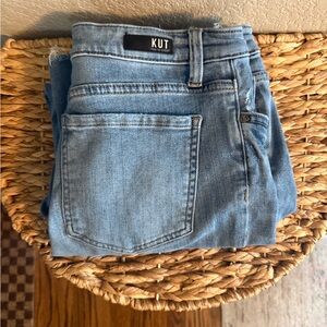 Kut from the Kloth Women's Light Blue Jeans with Frayed Cuff